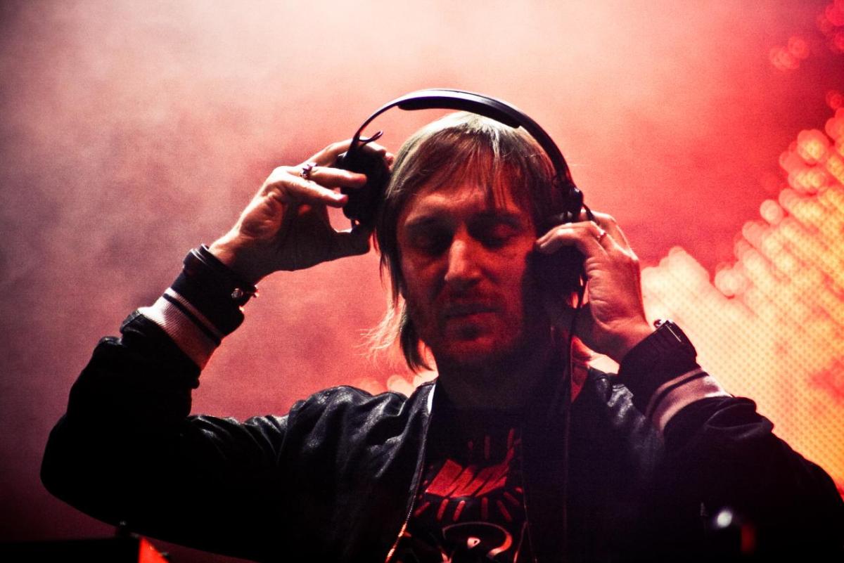 David Guetta: “Light My Body Up” – REVIEW